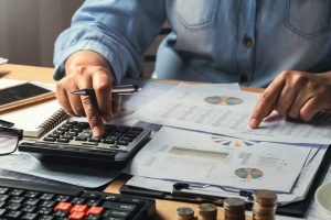 أهمية التمييز بين التكاليف المباشرة وغير المباشرة أهمية التمييز بين التكاليف المباشرة وغير المباشرة